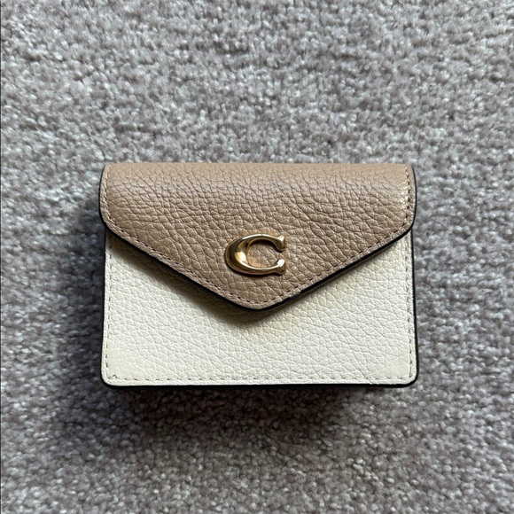 Coach Tan and Cream Logo Small Card Holder Wallet - Picture 1 of 8